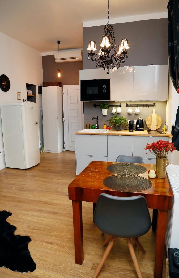 Mini Flat Apartman Печ Екстериор снимка