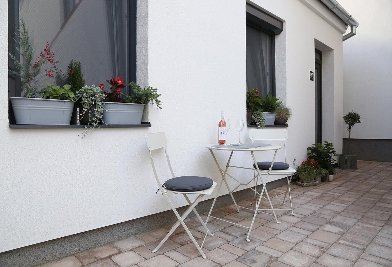 Mini Flat Apartman Печ Екстериор снимка