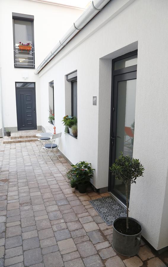 Mini Flat Apartman Печ Екстериор снимка