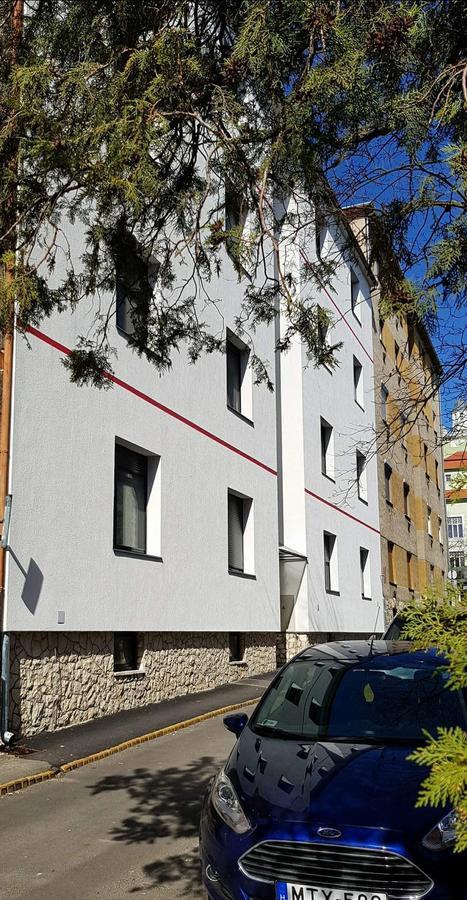 Mini Flat Apartman Печ Екстериор снимка